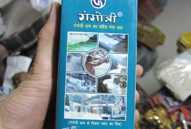 インドって本当になんでもあり！ 聖なる水まで売り物に… | インド大好き！ティラキタブロ グ