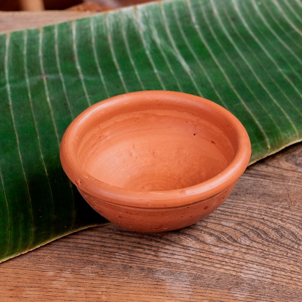 【3個セット】ミドルボウル スリランカ伝統の素焼き食器 テラコッタ製 直径12cm程度1枚目の説明写真です