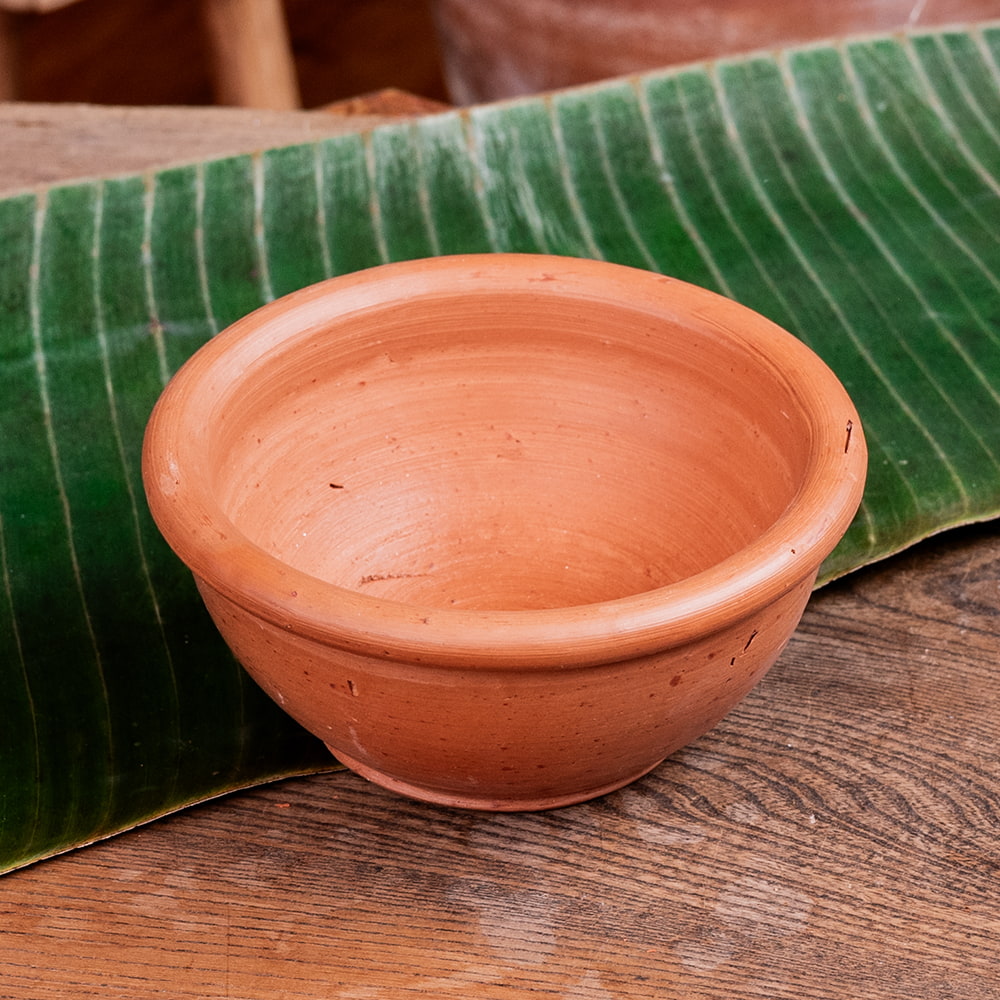 【3個セット】ミドルボウル スリランカ伝統の素焼き食器 テラコッタ製 直径15cm程度1枚目の説明写真です