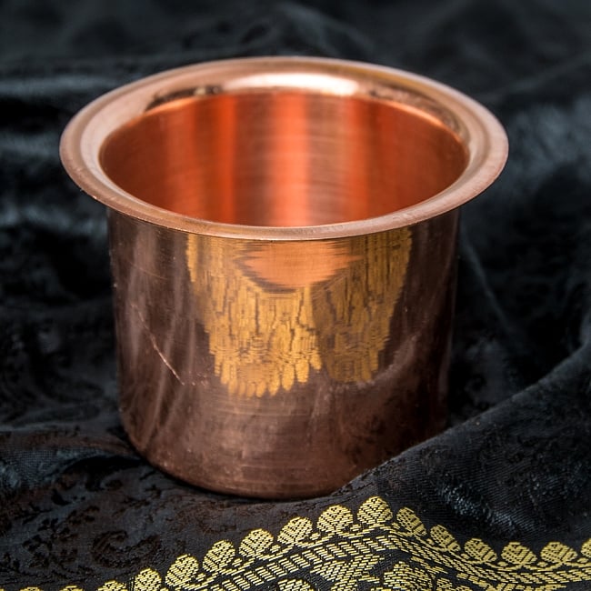 【祭壇用】銅製カップ　【直径：約6cm】の写真1枚目です。全体写真です。
銅,水差し,祭壇,ヒンドゥー教