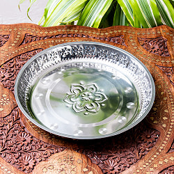 バリのアルミ飾り皿【直径:約26cm】の商品写真