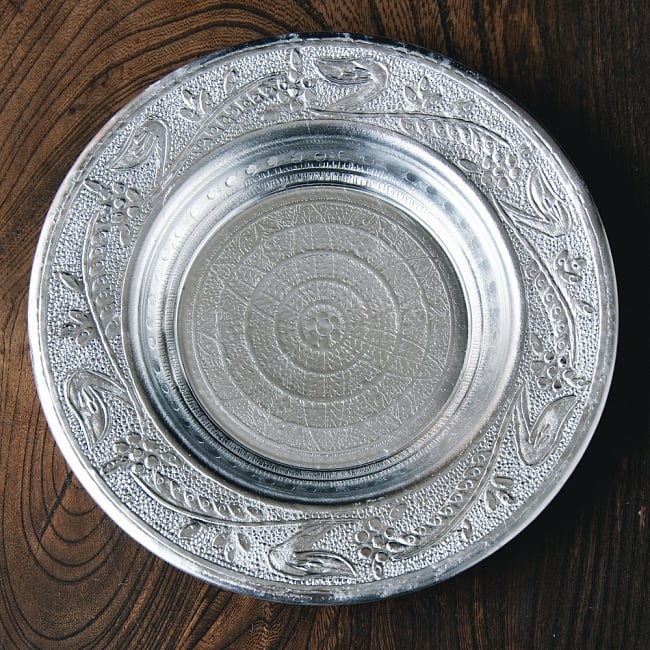 インド伝統唐草エンボスのアルミ皿【直径：16cm】 7 - こちらは【デザイン：A】となります。