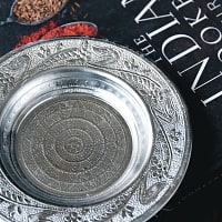 インド伝統唐草エンボスのアルミ皿【直径：16cm】の商品写真