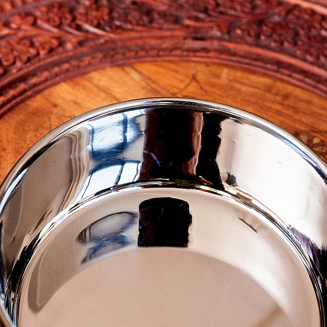 槌目付き 銅装飾のロイヤルソースパン　サービング用の鍋・フライパンとしても大活躍〔直径：約13.5cm 高さ：約5.5cm 約650ml 〕 8 - 拡大写真です