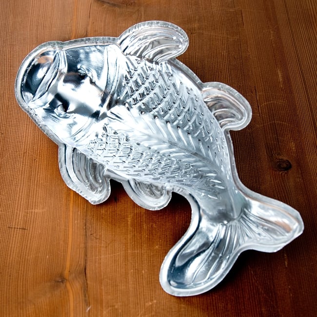 縁起の良い鯉 魚の形をしたアルミニウム製 お菓子の型 - 26cm 7 - 内部はこのようになっております
