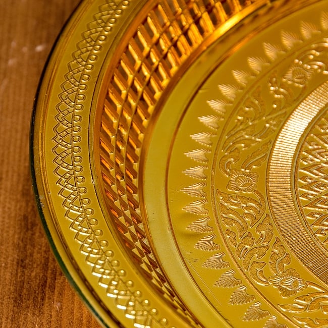 タイのお供え入れ 飾り皿 ゴールドとシルバー〔約31.5cm〕 5 - 縁の写真です