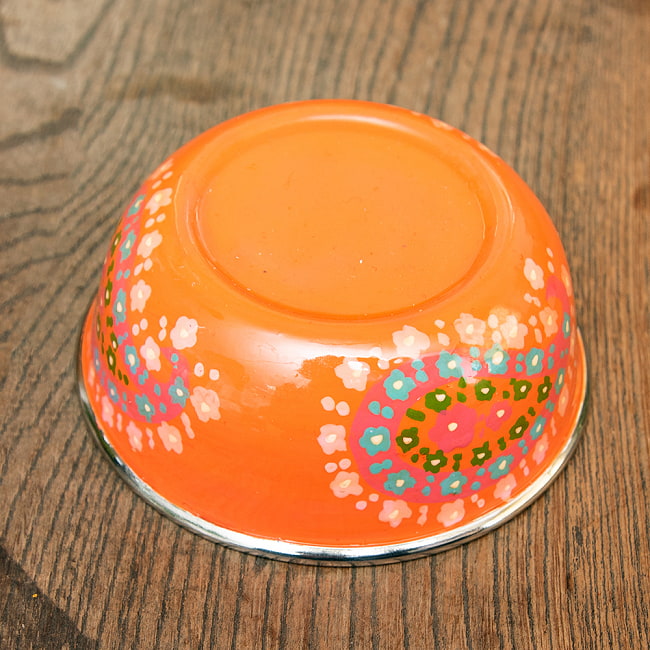 手描きカシミールペイントのカトリ・カレー小皿[直径：10cm x 高さ：4cm ] - オレンジペイズリー 3 - 底面の様子です。