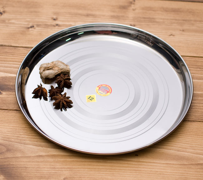 カレー大皿 [約27.5cm]-重ね収納ができるタイプの写真1枚目です。インドと言えばカレー！カレーといえば丸皿です。ラウンドターリー,丸皿,ターリープレート,カレー 皿,カレー 大皿,ステンレス 食器,ターリーカレー 皿,カレー 小皿,カトリ