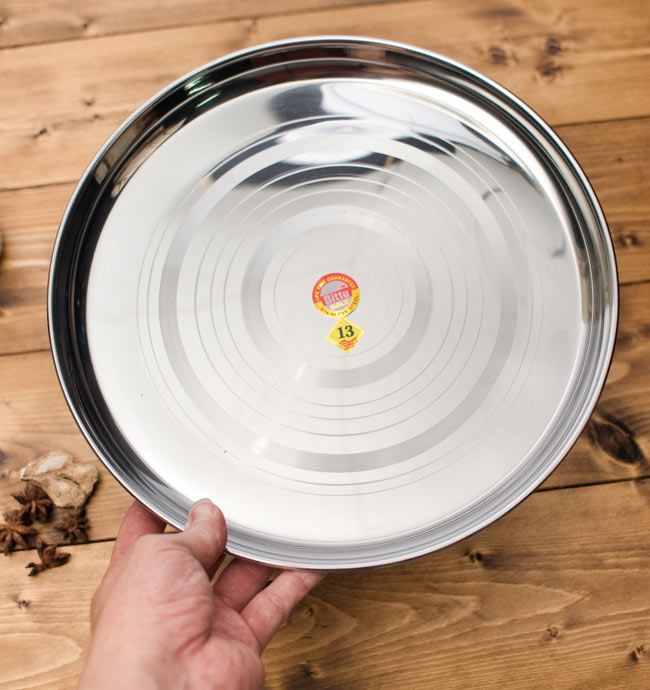 カレー大皿 [約32.5cm]-重ね収納ができるタイプ 4 - 裏面はスッキリシンプルです。