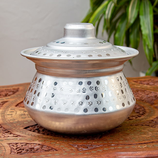 アルミのビリヤニ鍋 3〜4人前サイズ 1800cc程度の写真1枚目です。ビリヤニなどに！インド独特のお鍋です。アルミ食器,テーブルウェア,食器セット,アウトドア,レジャー
