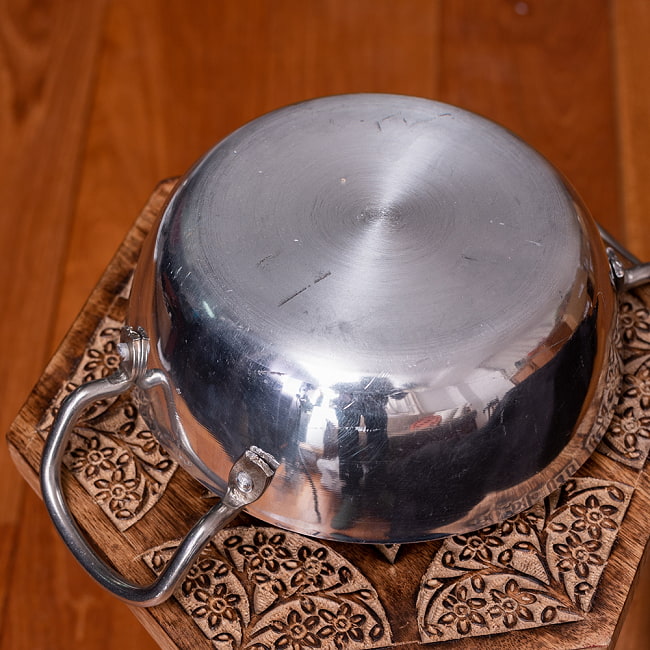 インド鍋 アルミニウム 調理用カダイ【直径：約20.5cm】 6 - 裏面の写真です