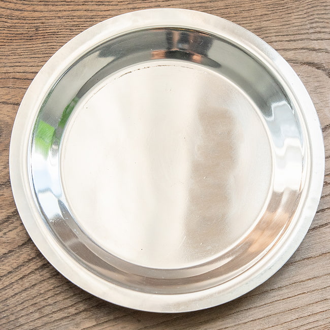 重ねられるティファン小皿　ステンレスの薄小皿(約13.8cm)の写真1枚目です。全体写真です。ステンレス,小皿,カレー小皿,皿,インド,