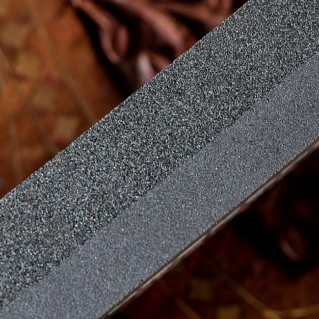 カーボランダム砥石　ダイヤモンドに近い硬度の炭化ケイ素製〔20cm×5cm×2.5cm〕 CARBORUNDUM 108 S Combination Sharpening Stone 6 - 拡大写真です