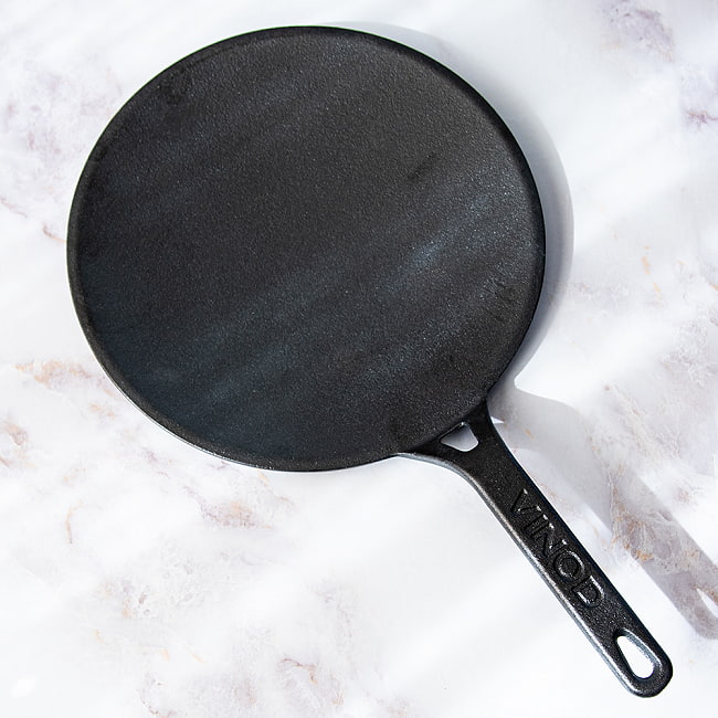 鋳鉄製 高級チャパティパン CAST IRON TAWA 直径25.5cm 1.8kg程度 10 - クールで絵になるキッチンウェアです。