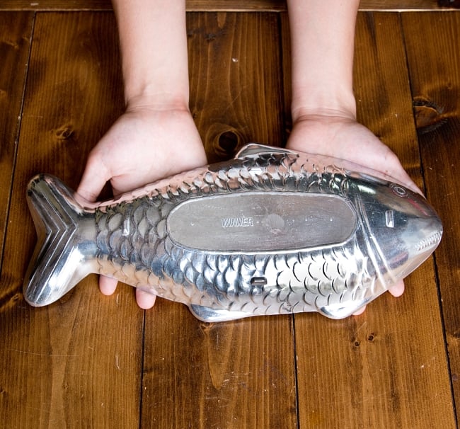 炭火でお魚を調理できる!! お魚模様のフィッシュパンセット アウトドアでも大活躍 11 - なかなか大きなサイズ感で、スズキなどにも使えます。