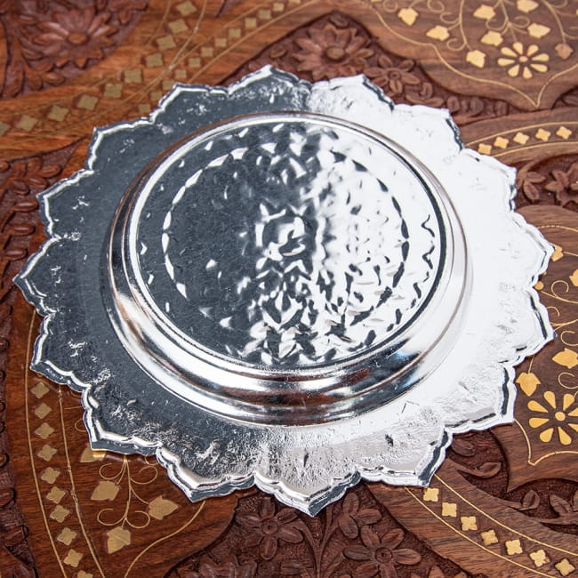 タイのお供え入れ 飾り皿 - 直径：約18.5cm  5 - 裏面はシンプルです。
