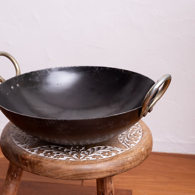 インドの屋台用鉄製カダイ（インド鍋　鉄鍋） - 直径約31cm 2 - 横からの写真です