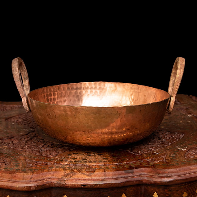 槌目仕立て高級調理用カダイ 銅製 - 直径23.2cmの写真1枚目です。重厚な存在感のあるインド鍋（カダイ）です。カラヒ,カダイ,インド鍋,マサラ