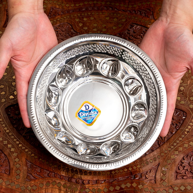 ペイズリーエンボスのアルミ皿【直径：21.5cm　約1300ml】 2 - 最大容量が約1.3Lと、結構大きめのボウルです。