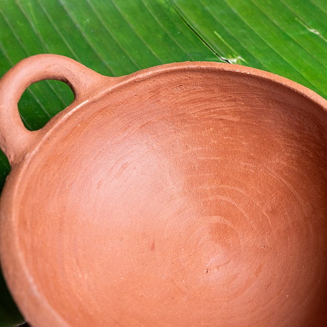 【3個セット】ワラン - スリランカ伝統の素焼き鍋 取っ手付き walang テラコッタ製 直径：22.5cm程度 4 - 拡大写真です