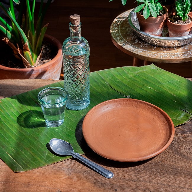 【3個セット】スリランカ伝統の素焼き中皿 テラコッタ製 直径：22.5cm程度 3 - やさしい風合いで食卓を彩ります
