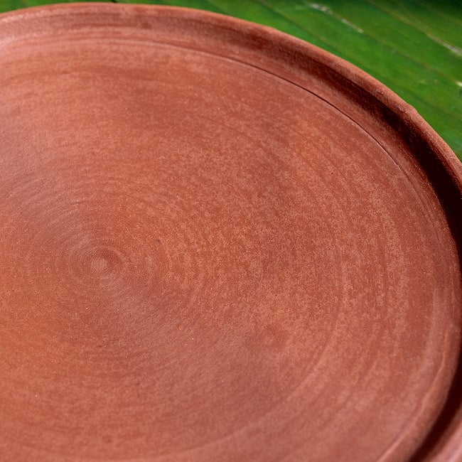 【3個セット】スリランカ伝統の素焼き皿 ライス＆カリープレート テラコッタ製 直径：26.5cm程度 6 - 縁の拡大写真です