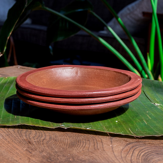 【3個セット】薄深皿 スリランカ伝統の素焼き食器 スーププレート テラコッタ製 直径：20.5cm程度 11 - 重ねるとこのような感じになります