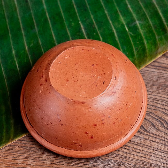 【3個セット】ミドルボウル スリランカ伝統の素焼き食器 テラコッタ製 直径12cm程度 9 - 裏面の写真です