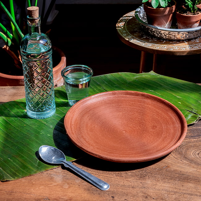【10個セット】スリランカ伝統の素焼き皿 ライス＆カリープレート テラコッタ製 直径：26.5cm程度 3 - やさしい風合いで食卓を彩ります