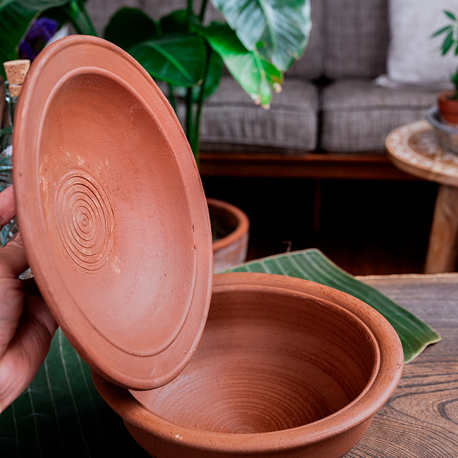 ワラン - スリランカ伝統の素焼き鍋 walang 蓋付き テラコッタ製 直径23.5cm程度 8 - 蓋裏面拡大写真です