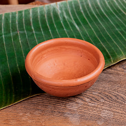 【3個セット】ミドルボウル スリランカ伝統の素焼き食器 テラコッタ製 直径12cm程度の写真