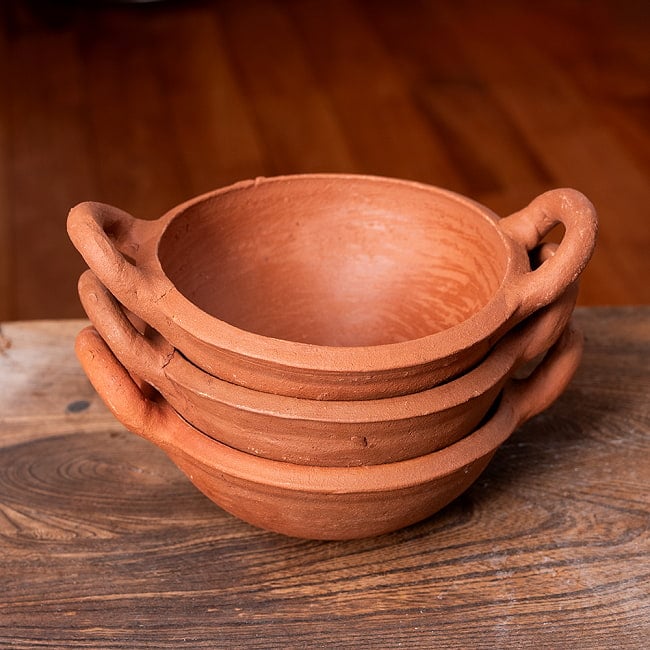 ワラン - スリランカ伝統の素焼き鍋 取っ手付き walang テラコッタ製 直径：18cm程度 10 - 重ねるとこのような感じになります