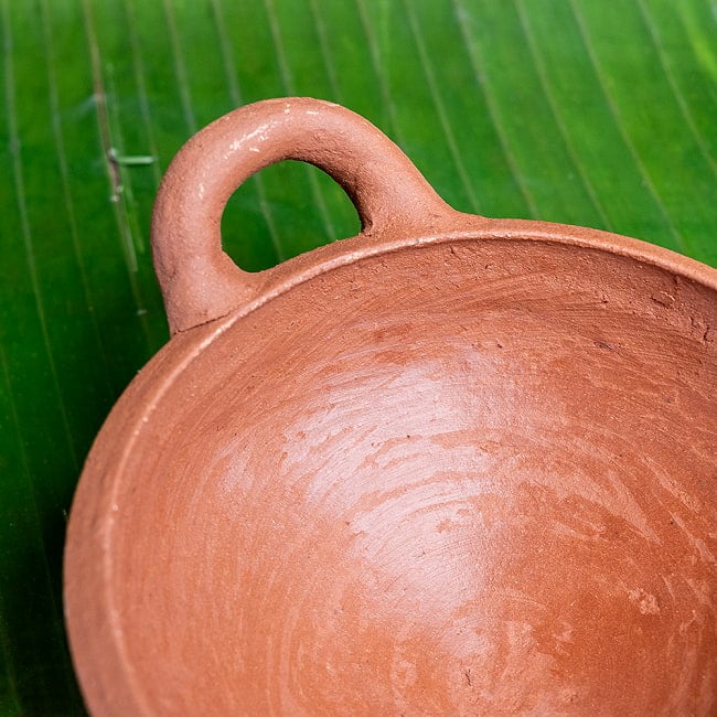 ワラン - スリランカ伝統の素焼き鍋 取っ手付き walang テラコッタ製 直径：18cm程度 4 - 拡大写真です