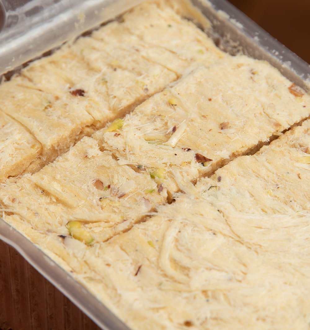 インドのお菓子 CHEEDAs チーダズ ソーン パブディ チョコレート味 SOAN PAPDI CHOCOLATE Cheeda's  :FD-SNK-289:インド・アジア雑貨ティラキタ - 通販 - Yahoo!ショッピング