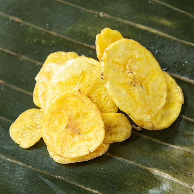 南インドのおやつ 甘くないバナナチップス- YELLOW BANANA CHIPS 100g 2 - 中身はこんな感じ