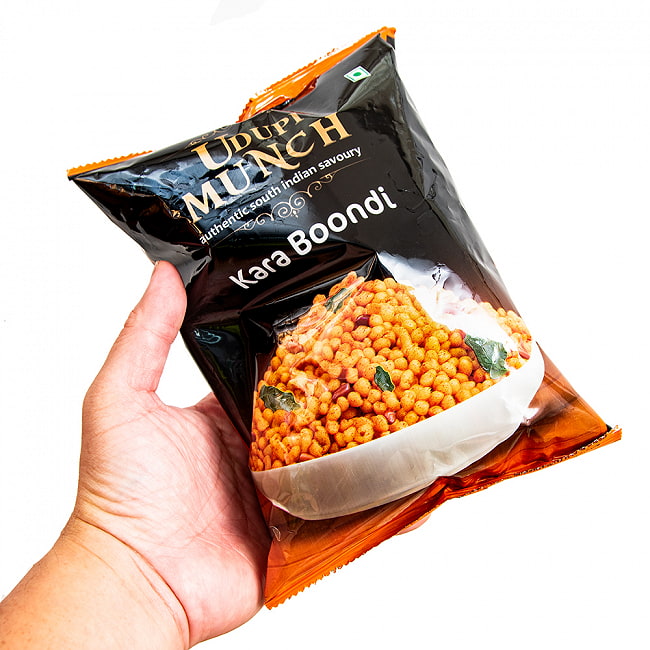 【Udupi Munch】南インドの揚げ玉スナック Kara Boondi 150g 3 - これくらいのサイズ感です。