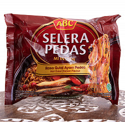 【送料無料・32個セット】SELERA PEDAS - グライアヤムプダス味ラーメン[ABC Rasa Gulai Ayam Pedas]の商品写真