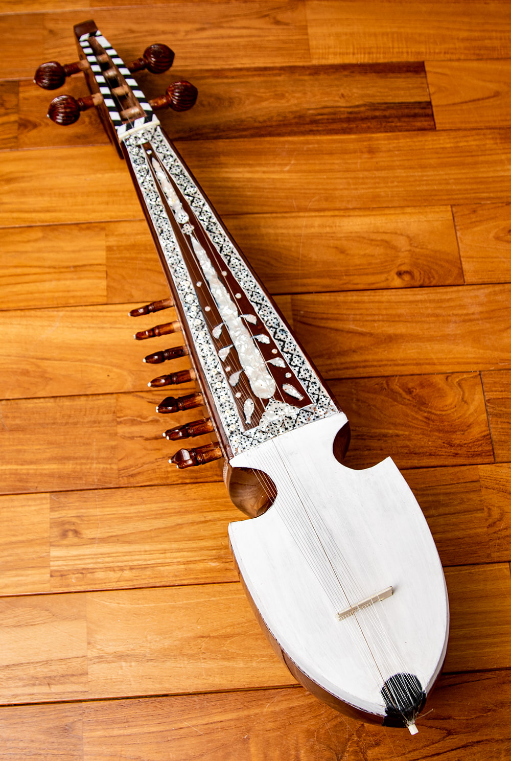 アフガニスタンの民族楽器 ルバーブ Rubab の通販 送料無料 Tirakita Com