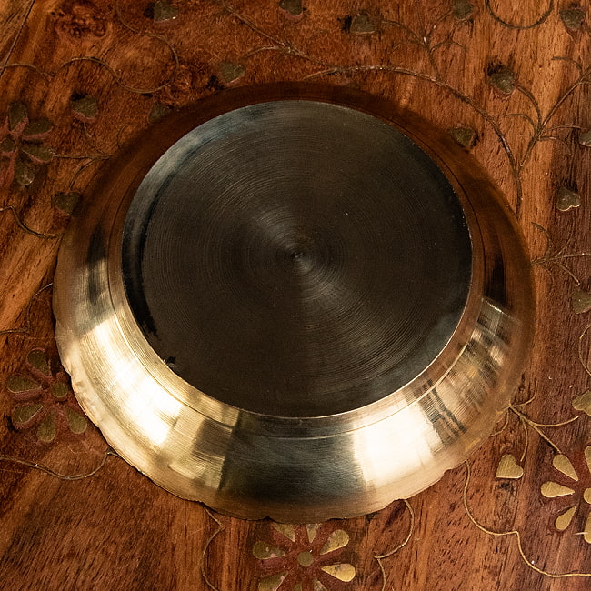 真鍮製の礼拝小皿 - Kinari Plate 直径：9.5cm程度 4 - 裏面の様子です。