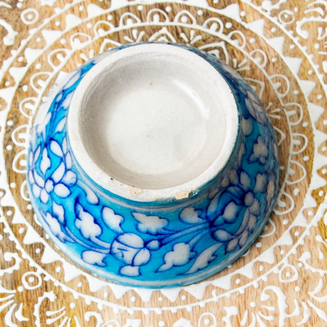 〔お椀型 直径：10.5cm〕ブルーポッタリー ジャイプール陶器の飾り皿 4 - 使い勝手の良い中皿サイズです。