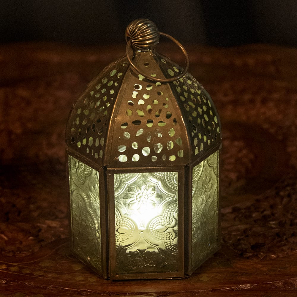 モロッコスタイルの透かし彫りLEDキャンドルランタン〔ロウソク風LEDキャンドル付き〕 〔ホワイト〕約13.5×8cm の通販 