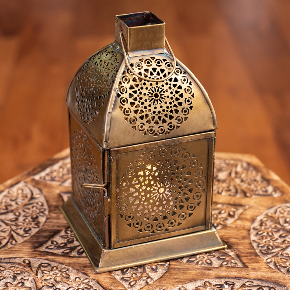 モロッコスタイルの透かし彫りLEDキャンドルランタン【ロウソク風LED 