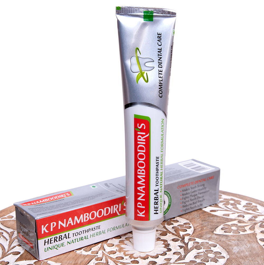 ナンブーディリ ハーバル トゥースペースト K P Namboodiri's Herbal Toothpaste【K P NAMBOODIRIS  AYURVEDICS】 の通販