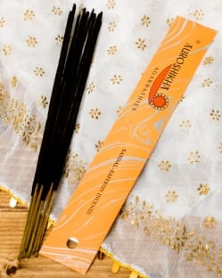 【送料無料・30個セット】オウロシカ香 - 香木とサフラン(SANDAL - SAFFRON)の香りの写真