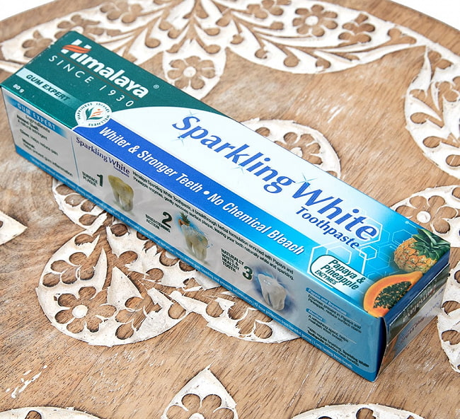 【送料無料・10個セット】インドのアーユルヴェーダ歯磨き粉 - スパークリングホワイト Sparkling White Tooth Paste 80g 【Himalaya Herbals】 3 - パッケージです