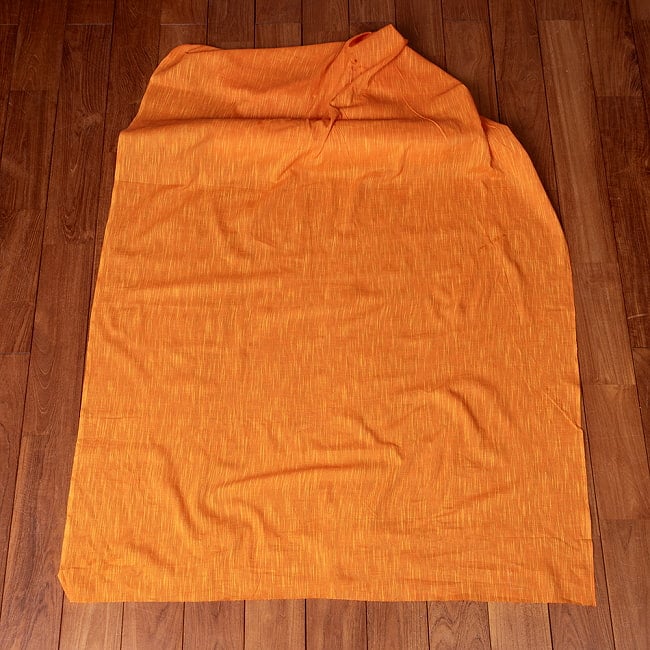 〔各色あり〕〔1m切り売り〕南インドのシンプルコットン布　シャンブレー〔幅約109cm〕 2 - 1m単位で、ご注文個数に応じた長さでお送りいたします。横幅100cm以上ある大きな布なので、たっぷり使えます。