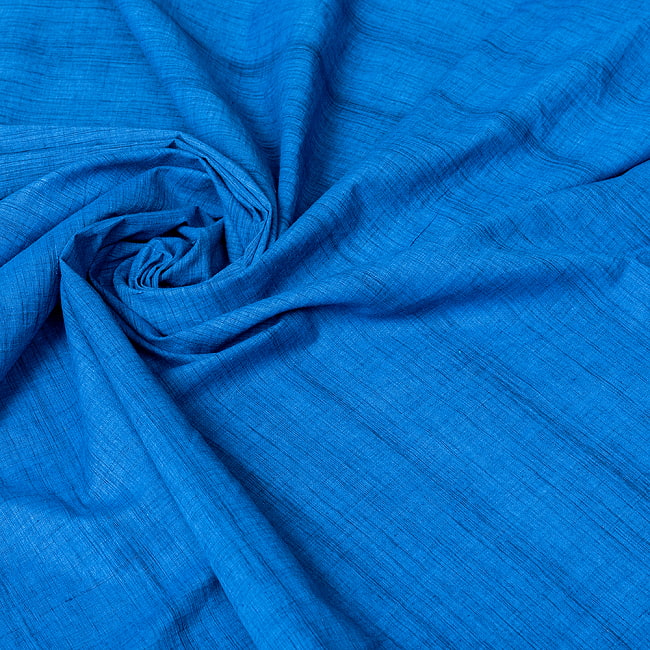 〔各色あり〕〔1m切り売り〕南インドのシンプルコットン布　シャンブレー〔幅約110cm〕 5 - インドならではの風合い