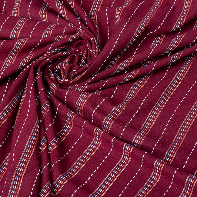 〔各色あり〕〔1m切り売り〕南インドのシンプル・ストライプコットン布〔幅約110cm〕 5 - インドならではの風合い