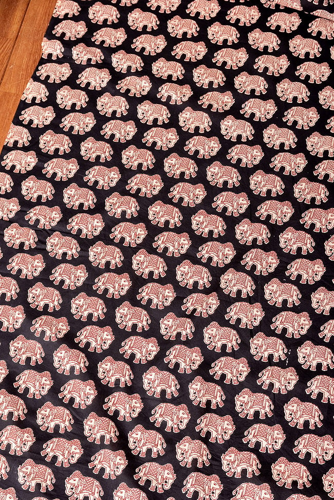 〔各色あり〕〔1m切り売り〕ゆるくてかわいい　インドの動物デザインの布　象さん〔幅約109cm〕 3 - とても良い雰囲気