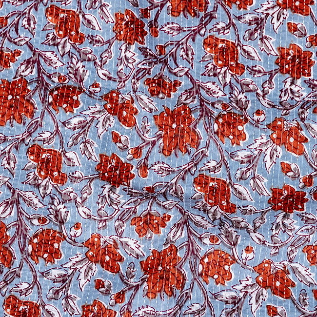 〔1m切り売り〕カンタ刺繍がかわいい　ボタニカルデザインの布　水色系〔幅約114cm〕の写真1枚目です。インドの伝統を感じる、素敵な生地です。ランニング・ステッチ,刺し子,刺繍,切り売り,量り売り布,アジア布 量り売り,手芸,裁縫,生地,アジアン,ファブリック
